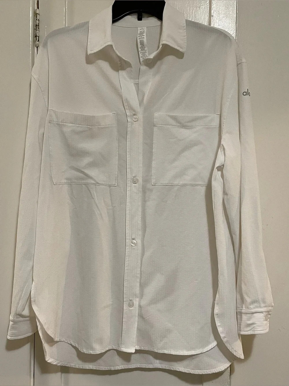 ALO Yoga White Button-Up Pocket Dreamscape Blouse xs